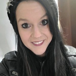 Meet your Posher, Caitlin